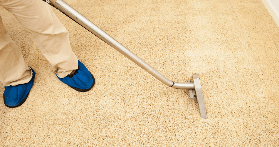 man shows a different carpet cleaning methods in wimbledon